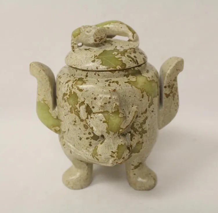 Old jade censer pot w/ dragon top cover (1 of 8)