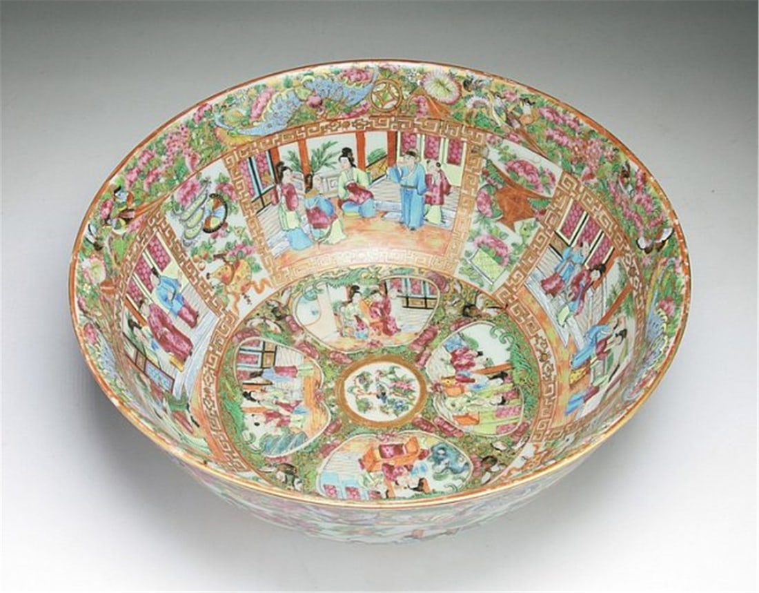 A Big Chinese Antique Qianlong Rose Medallion Porcelain Bowl - 3