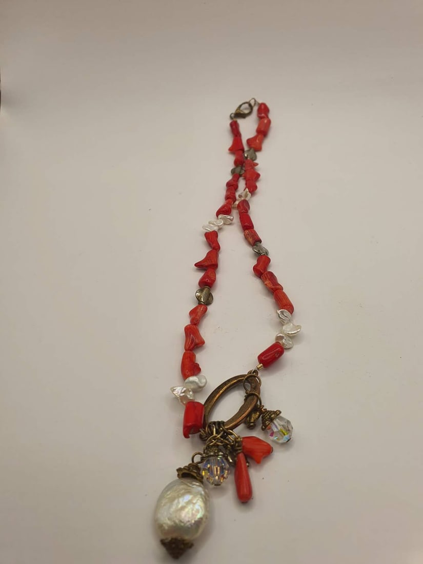 Beautiful coral Necklace (1 of 3)