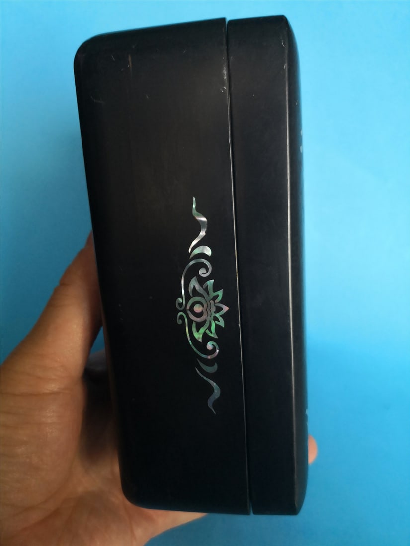 Black Lacquer Snuff Box 黑漆螺钿鼻烟盒， - 4