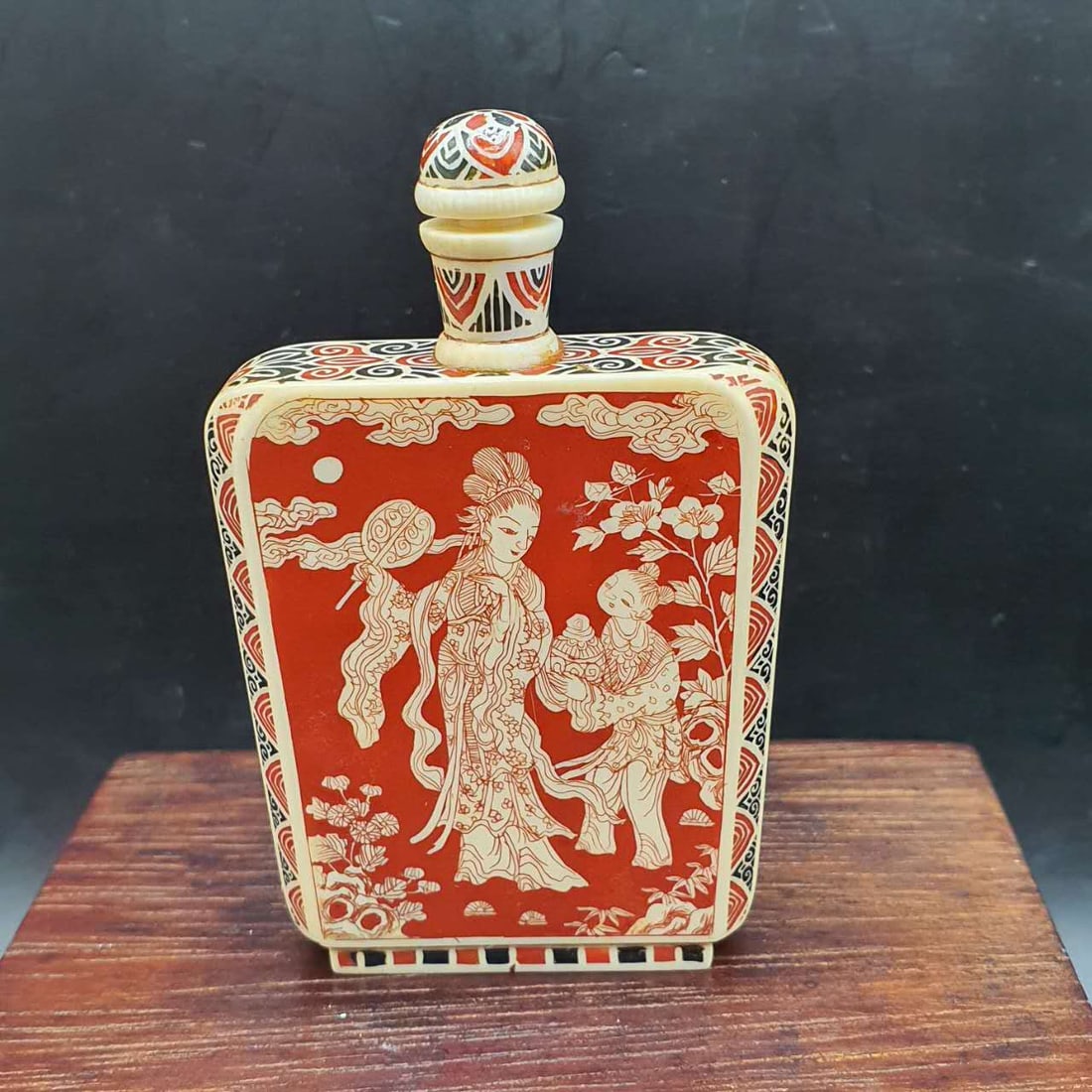 SNUFF BOTTLE (1 of 5)