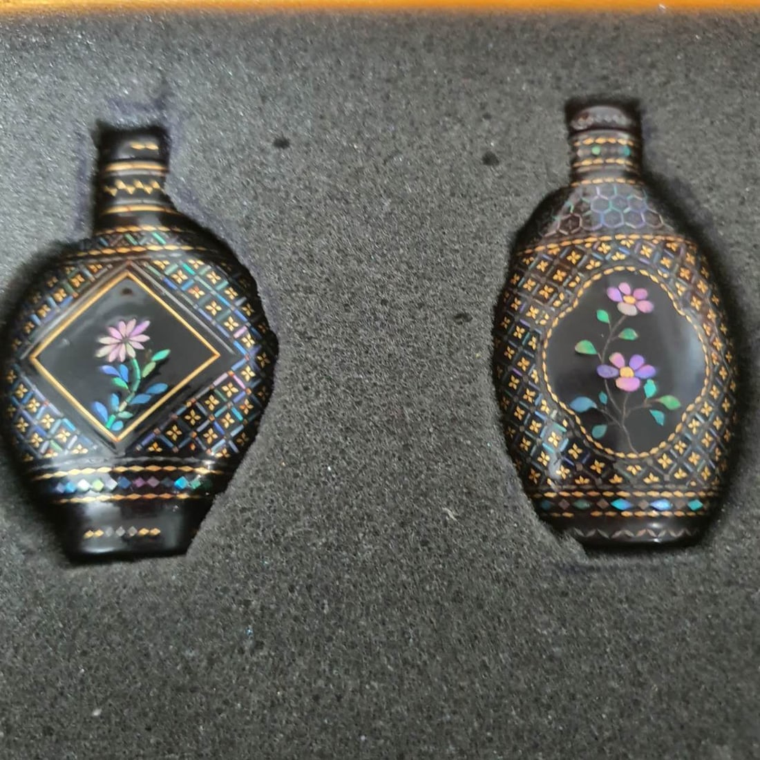 SNUFF BOTTLE黑漆螺钿鼻烟壶 - 2