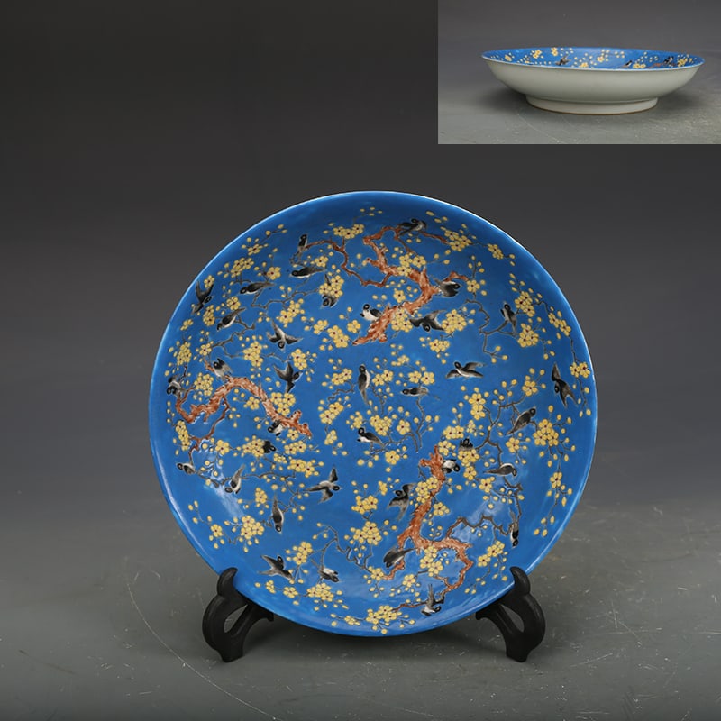 Qing Guangxu porcelain famille rose plate with a happy face W 21 cm: Qing Guangxu porcelain famille rose plate with a happy face W 21 cm