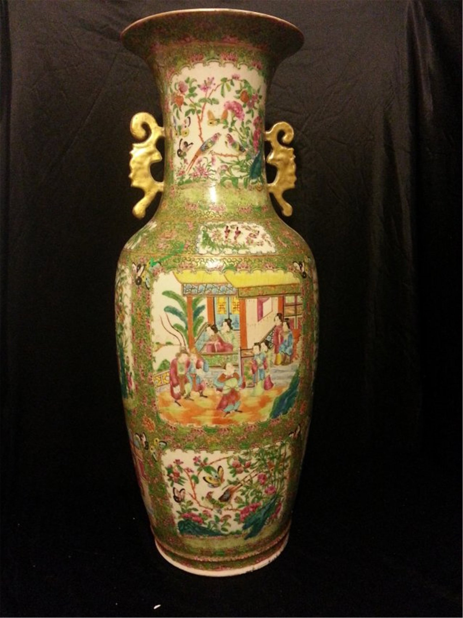 Antique Chinese Famille Rose Porcelain VASE (1 of 8)