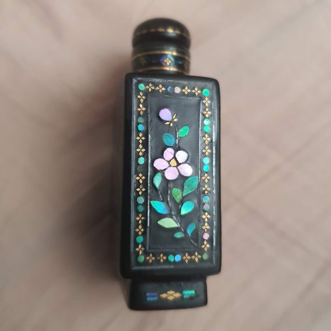 SNUFF BOTTLE黑漆螺钿鼻烟壶 - 4