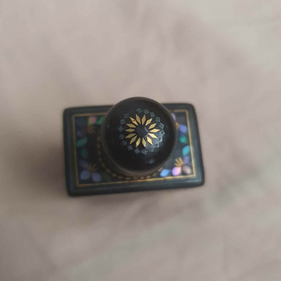 SNUFF BOTTLE黑漆螺钿鼻烟壶 - 6