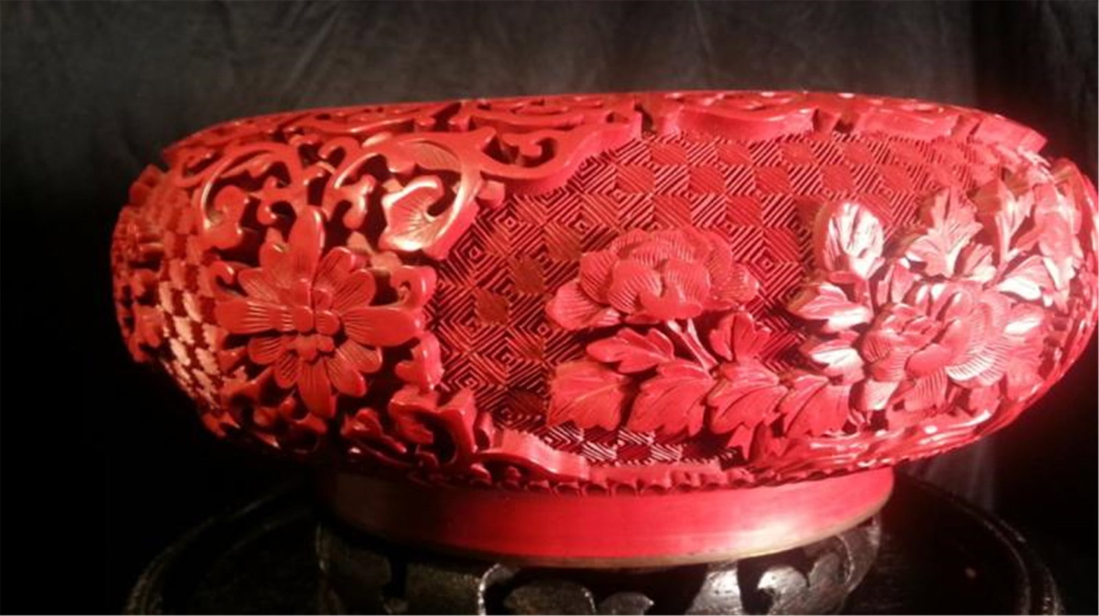 Chinese carved cinnabar lacquered (1 of 7)