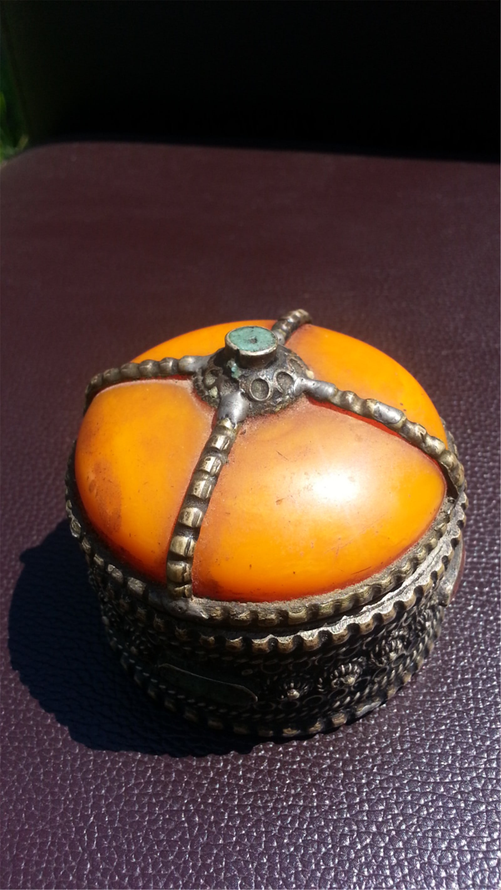 Amber box - 6
