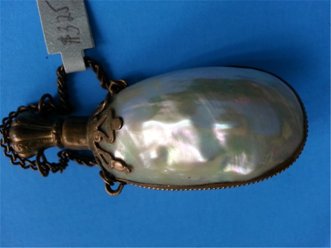 ANTIQUE CHINESE SNUFF BOTTLE (1 of 3)