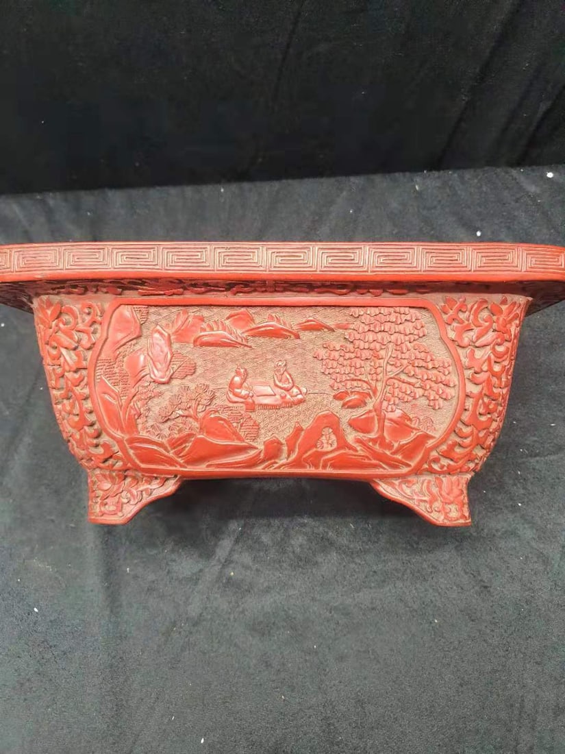 A pair of Qianlong Cinnabar Lacquered flower pots - 5