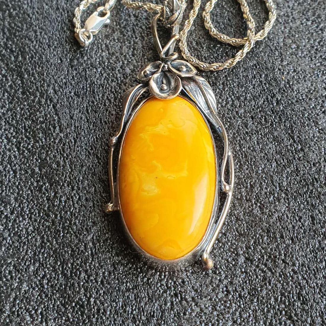 Silver Amber pendant NECKLACE 28g (1 of 4)