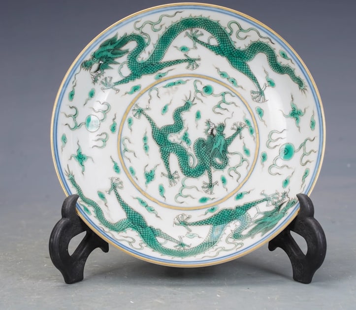 Qing Dynasty Yongzheng mark Doucai Porcelain Plate with Three-Dragon Motif (1 of 5)