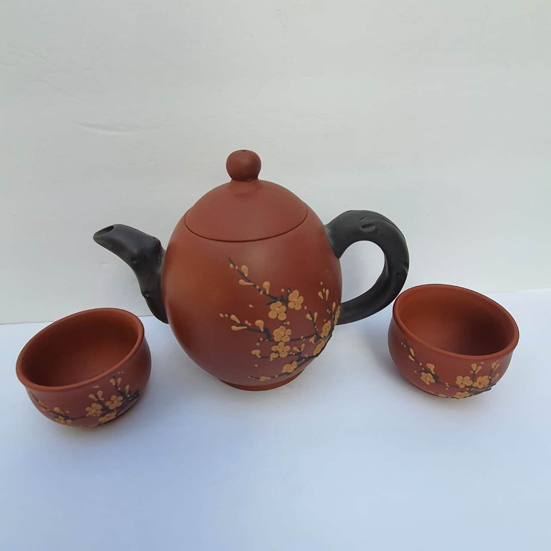 Purple clay teapot. (1 of 7)