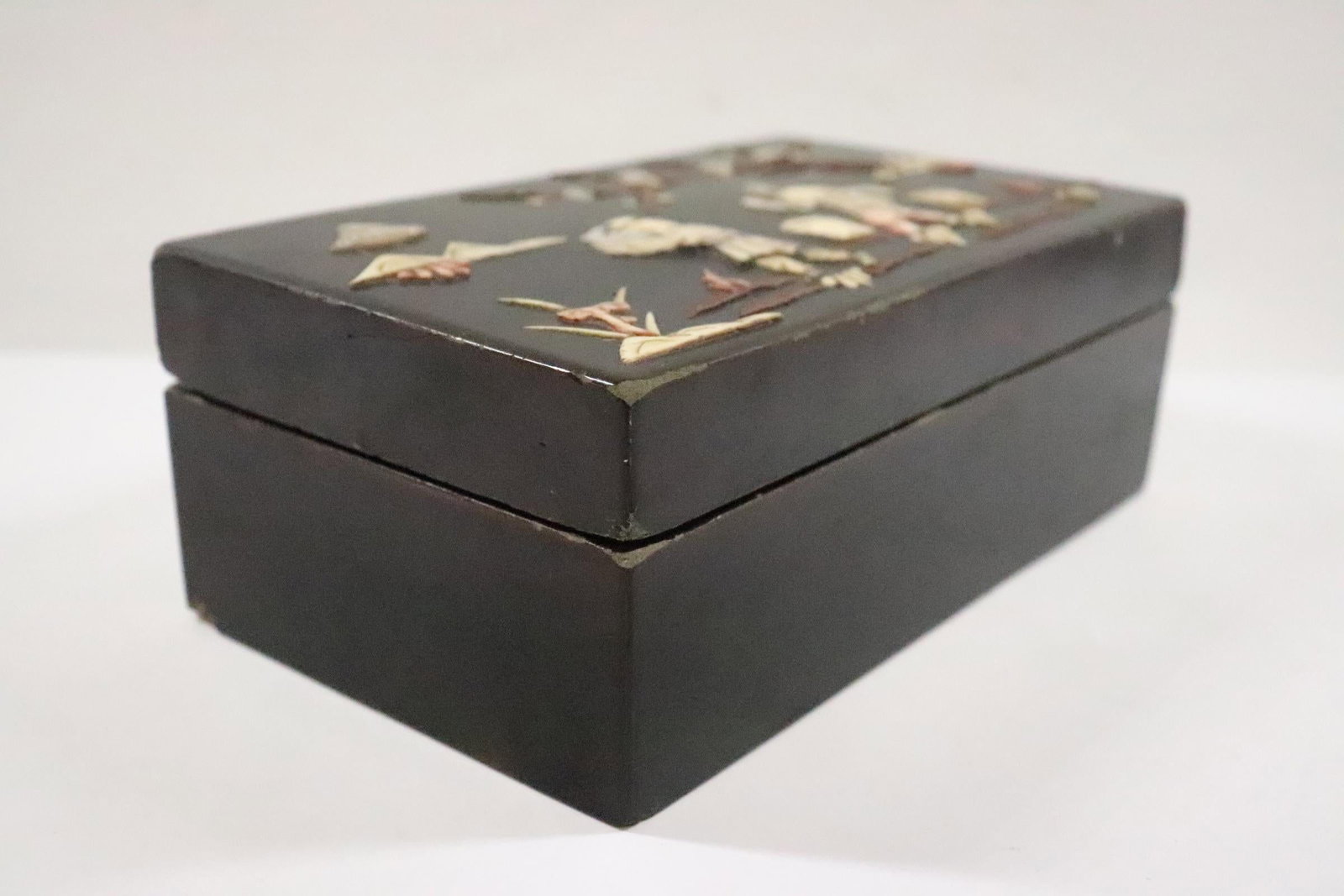 A Lacquer box with bone overlay - 2
