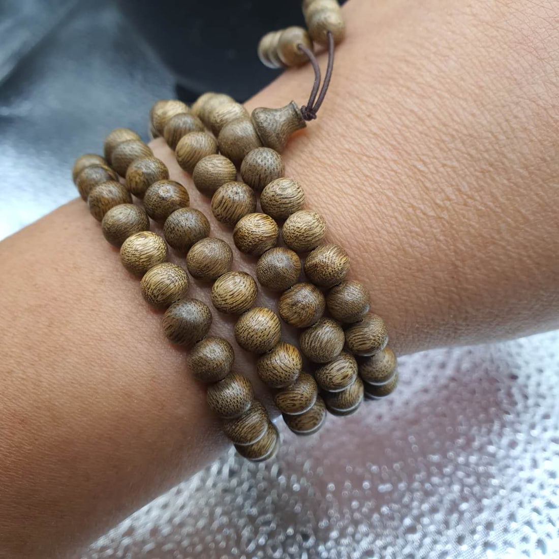 Agarwood prayer beads—they possess a very fragrant scent.: Agarwood prayer beads—they possess a very fragrant scent.