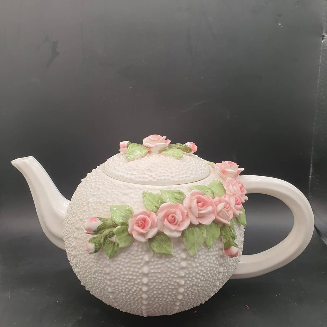 Porcelain Teapot (1 of 4)