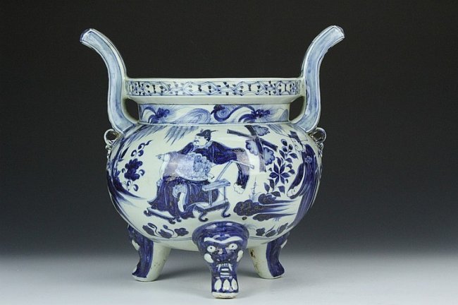 China, blue and white censer (1 of 1)