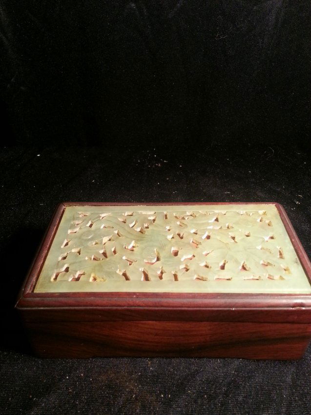 ANTIQUE CHINESE WOOD JADE BOX (1 of 4)