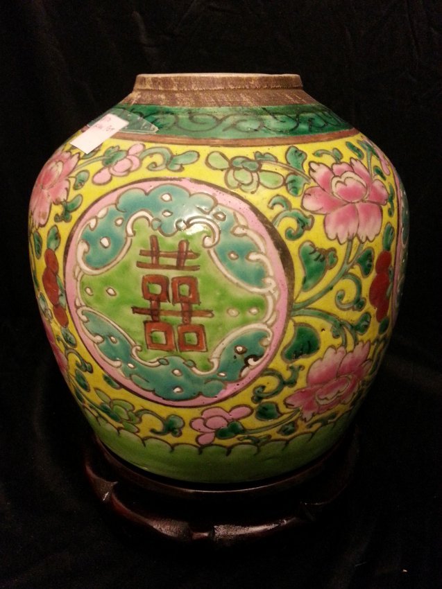 Chinese pot (1 of 3)