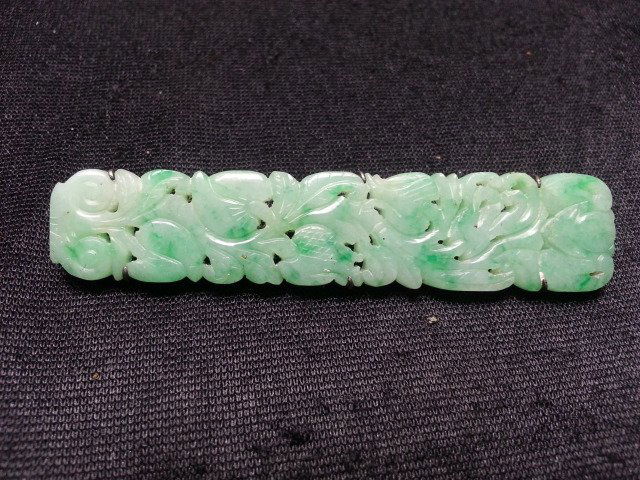 CHINESE JADE NECKLACE (1 of 7)