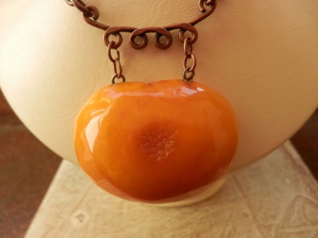 BUTTERSCOTCH AMBER NECKLACE (1 of 1)
