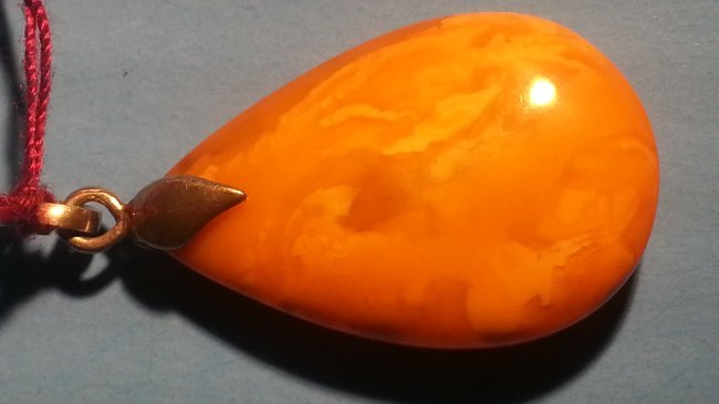ANTIQUE Baltic BUTTERSCOTCH AMBER (1 of 2)