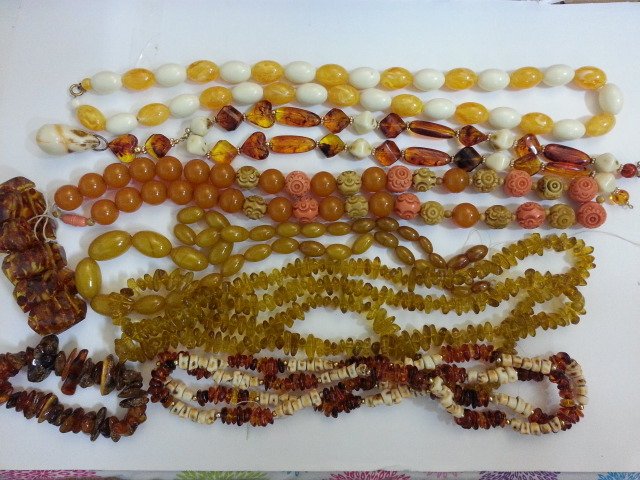 Antique Amber necklace (1 of 7)