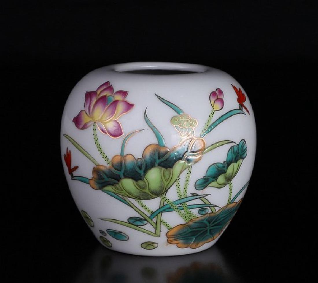 Chinese fmille rose Procelain jar (1 of 3)