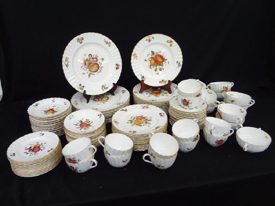 Royal Worcester China "Delecta" 106 Pieces (1 of 7)