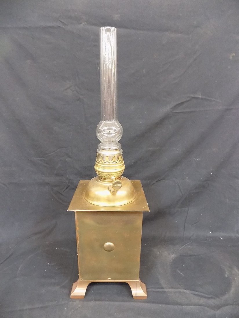 Vintage Success Oil Lamp w/Chimney on 7 1/4" Square Bas May 21, 2017