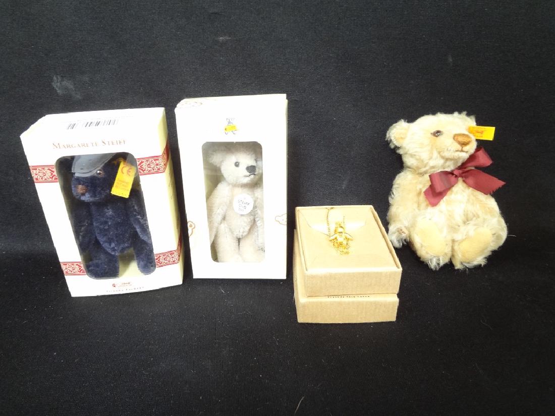 (4) Small Steiff Bear Group: Necklace, Club Gift, (1 of 7)