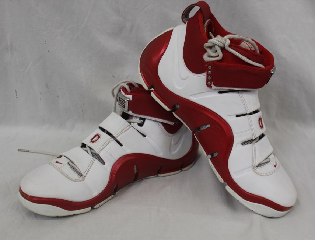 King James Zoom Lebron IV 2007 Final Four Game Worn (1 of 4)