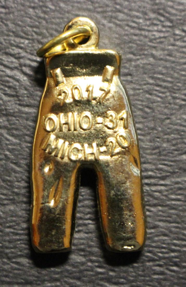 2017 Ohio State Buckeyes Gold Pants: 2017 Ohio State Buckeyes Gold Pants in MINT condition, the Buckeyes beat Michigan 31-20. Suggested bid $2000