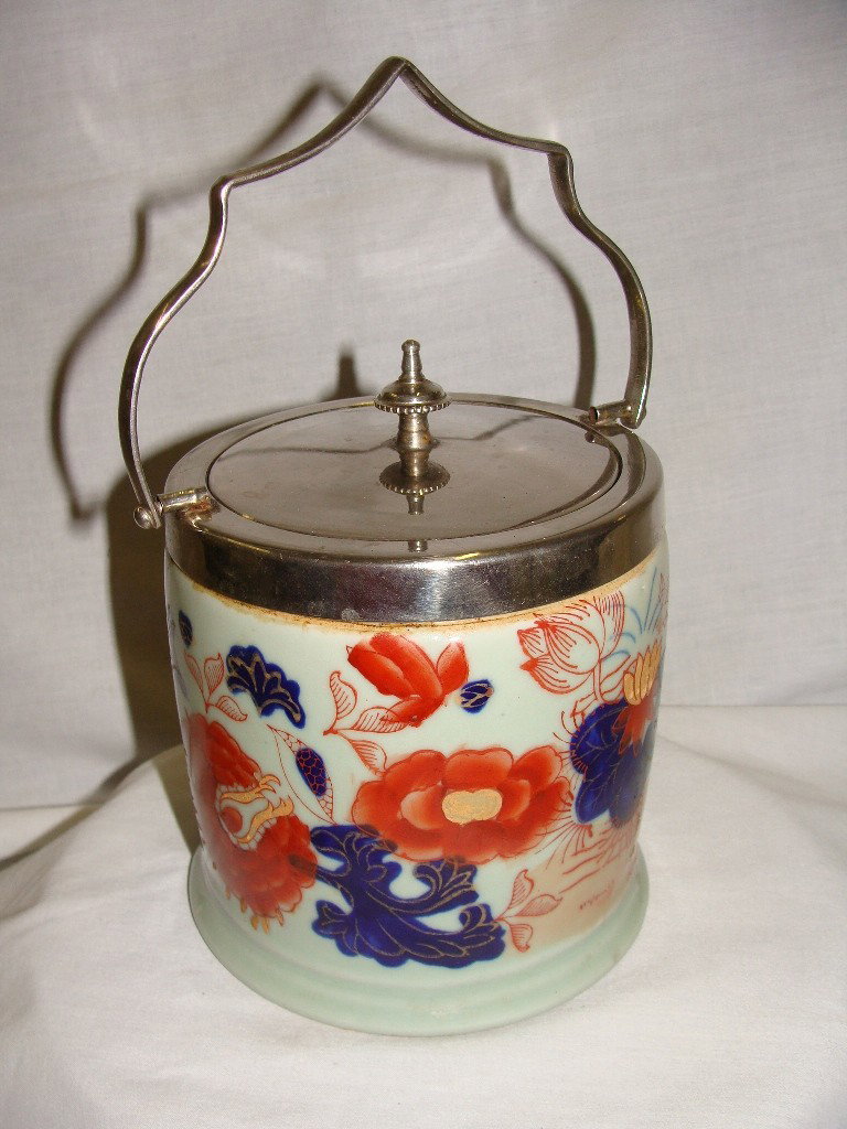Victoria Ironstone Biscuit Barrel: 5" tall handles extend 4" above, 5 3/8 diameter