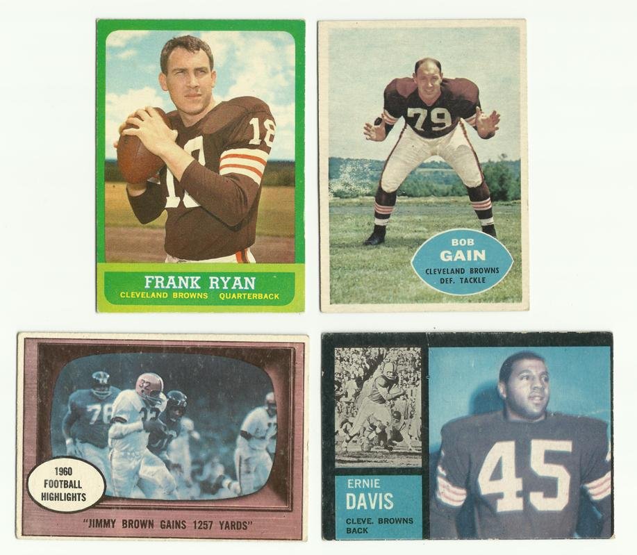 1960's Topps Football Card Lot, (38) 1962 #36 Davi: Lot of (38) 1960's Topps Football Cards - all Cleveland Browns; overall condition is VG to VG-EX with a few better; includes (9) 1960 Topps - #22 Plum, #25 Mitchell, #24 Baker, #26 Renfro, #27 Howton,