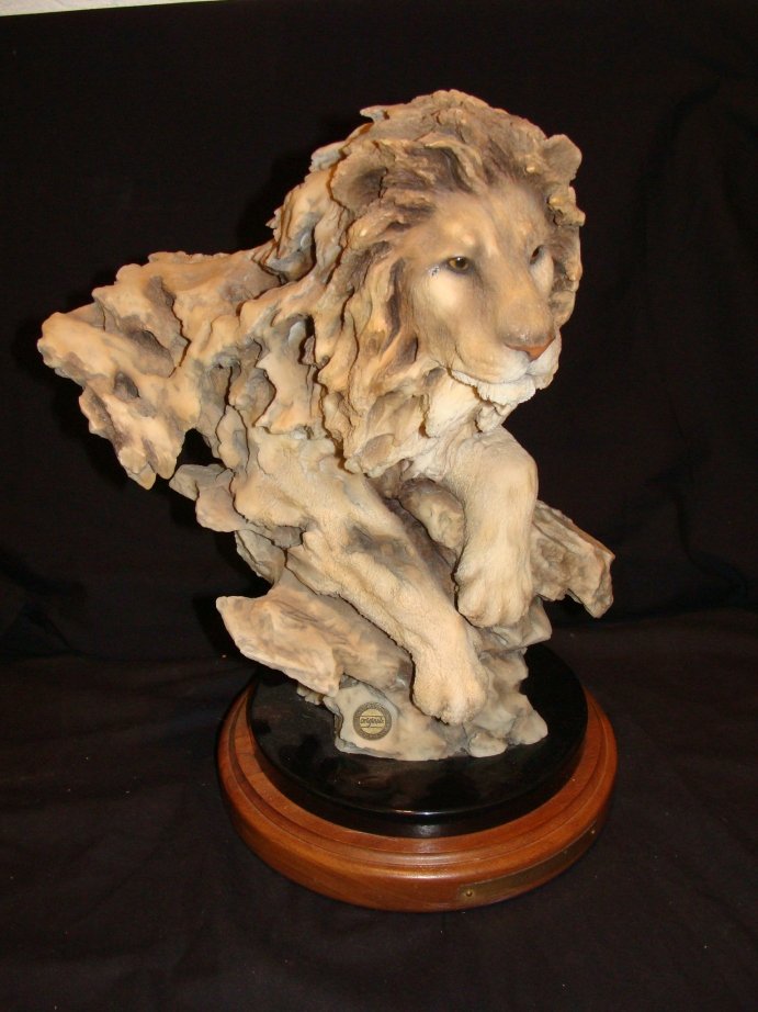 MILL CREEK STUDIOS LION SCULPTURE: 1346/5000 15" TALL X 11" WIDE