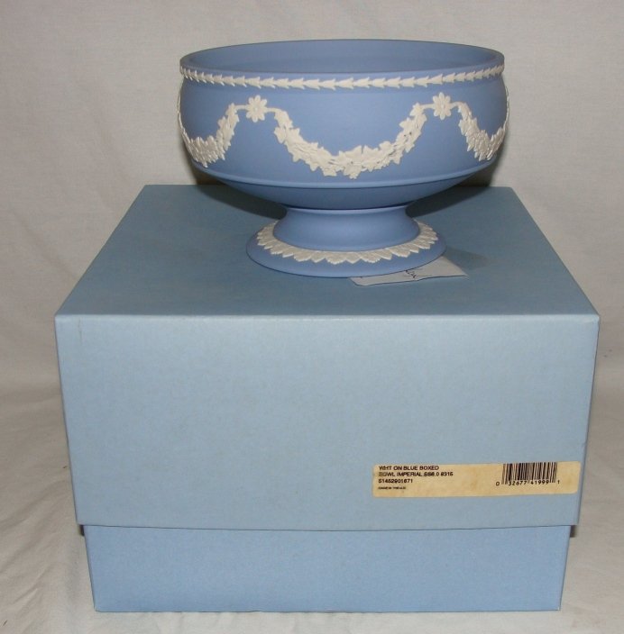 Wedgwood Jasperware Grape Vine 6" bowl: Bowl is 6" wide and 4" tall, no issues