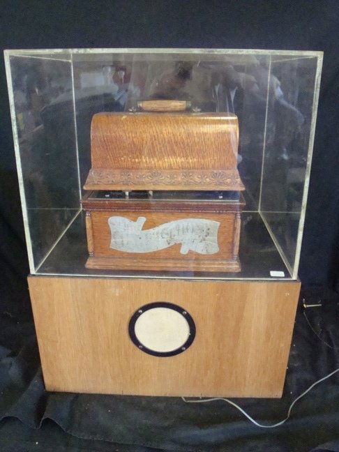American Graphophone Cylinder Phonograph Type AT: Item comes attached to case and under plexiglass