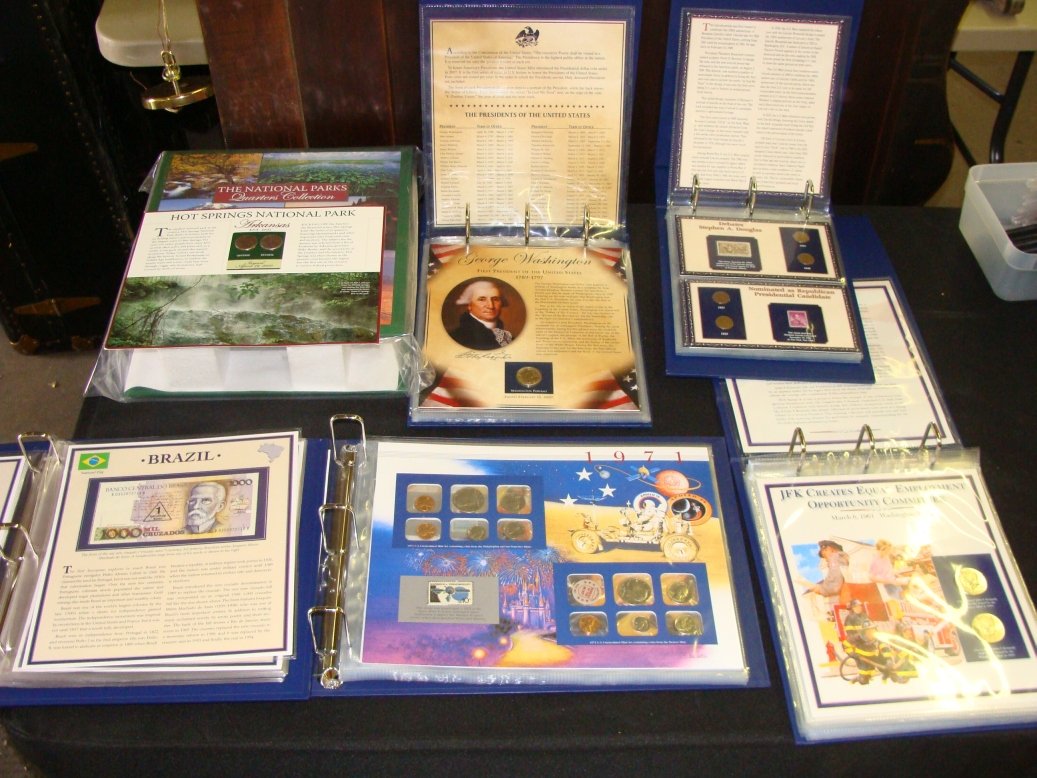 Collection of 6 Starter Albums & Covers with Coins: Lot includes Historic World Currency with 4 Notes, National Parks with 1 sheet of 2 quarters, Unc Mint Sets with a 1971 & 1972 Set, US President Collection with 3 Sheets, 100 years of Lincoln Coin and