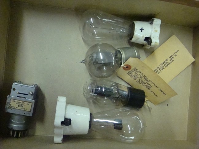 Vintage Vacuum Tubes and Bulbs Western Electric 101B, 1: Note Functionality is unknown