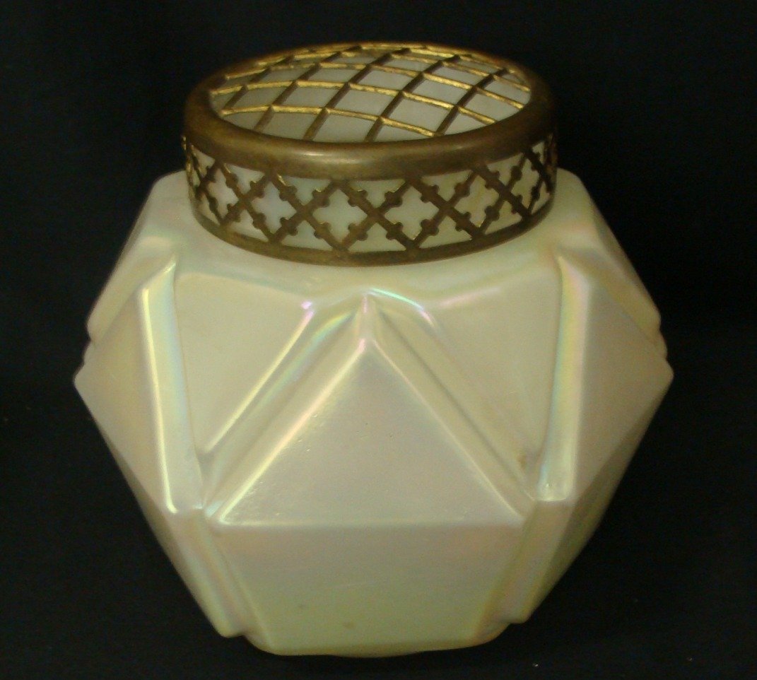Loetz Art Glass Vase with Frog Top 6": 6 1/8" Tall, 3 3/4" top diameter, 6 3/4" center, attributed to Loetz