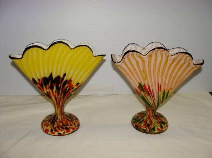 2 Splatter Czech Art Glass Fan Vases Gold Fleck Dec 14, 2013 Fusco
