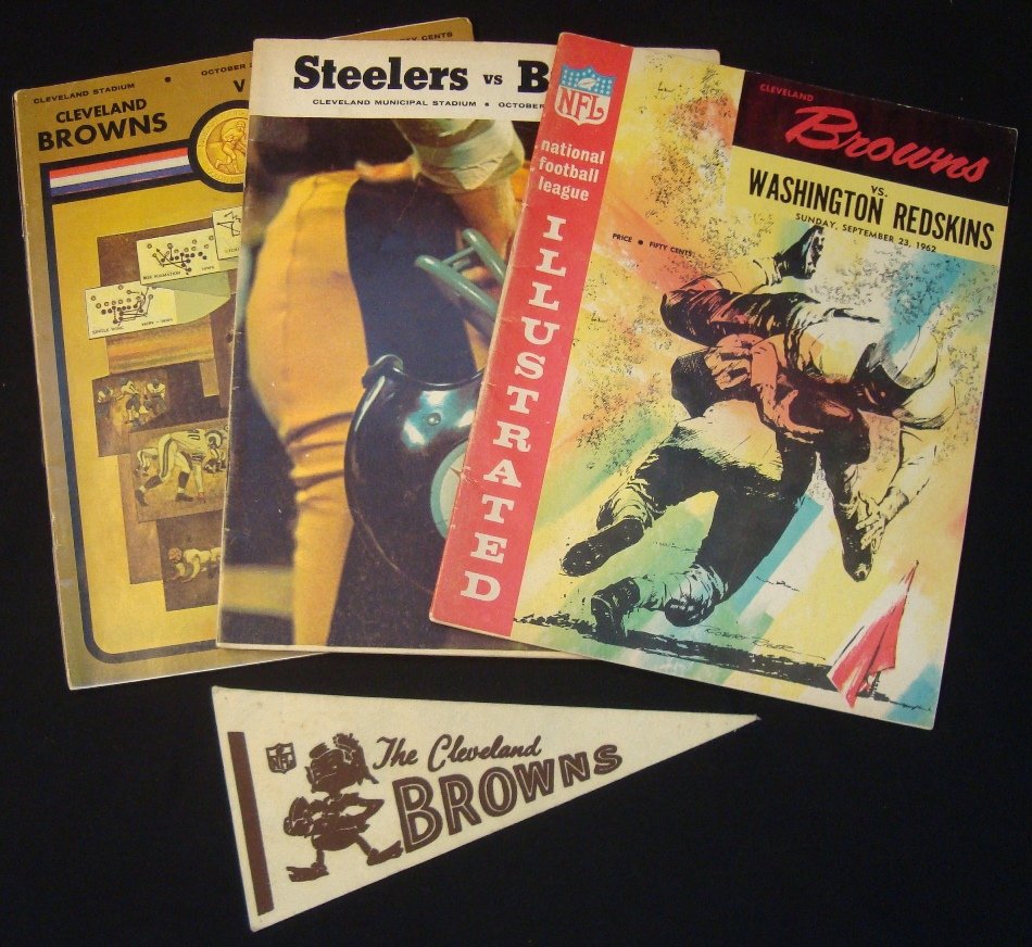 Lot of (3) 1960's Cleveland Browns Football Programs &: Lot of (3) Vintage Cleveland Browns Football Programs & Pennant; nice lot of (3) 1960's Cleveland Browns game programs and mini pennant; all in VG condition; includes Sunday, September 23, 1962 Browns