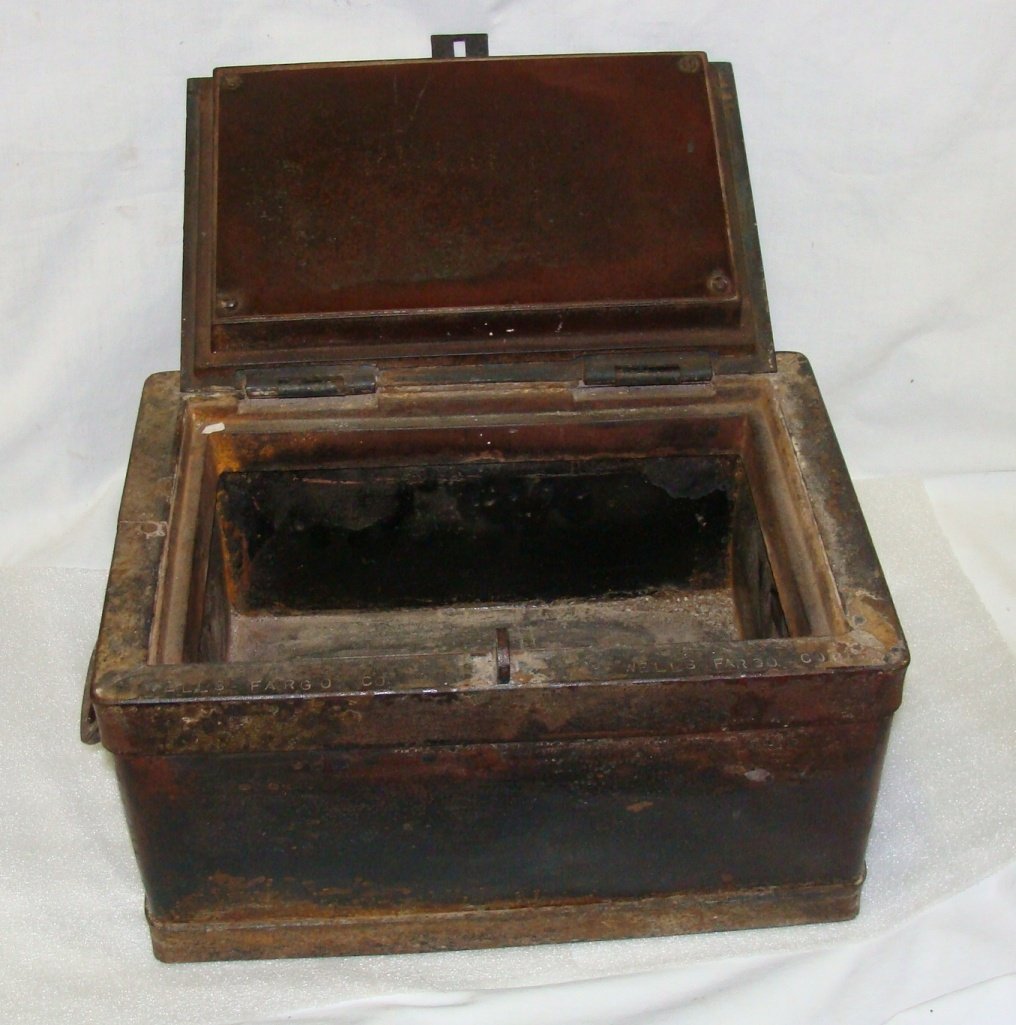 Wells Fargo Metal Bullion Strong Box: 13" x 9" x 6 1/2"
