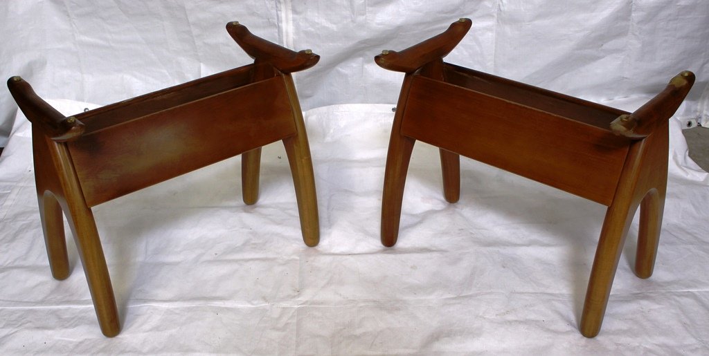 Mid-Century Modern Selig Glass Top End Tables: Very nice pair of Selig imported glass top lamp end tables that stand 21" tall. The glass tops are 32x20". Couple of minor edge chips to the glass. Also some restoration needed to original stained bee