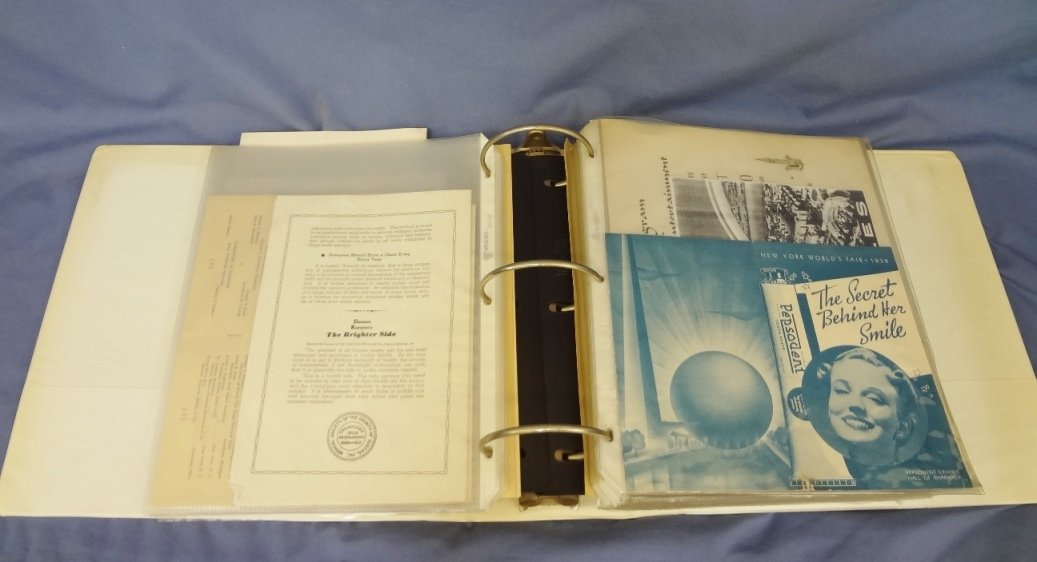 1939 New York World's Fair Advertising Company exhibit (1 of 10)