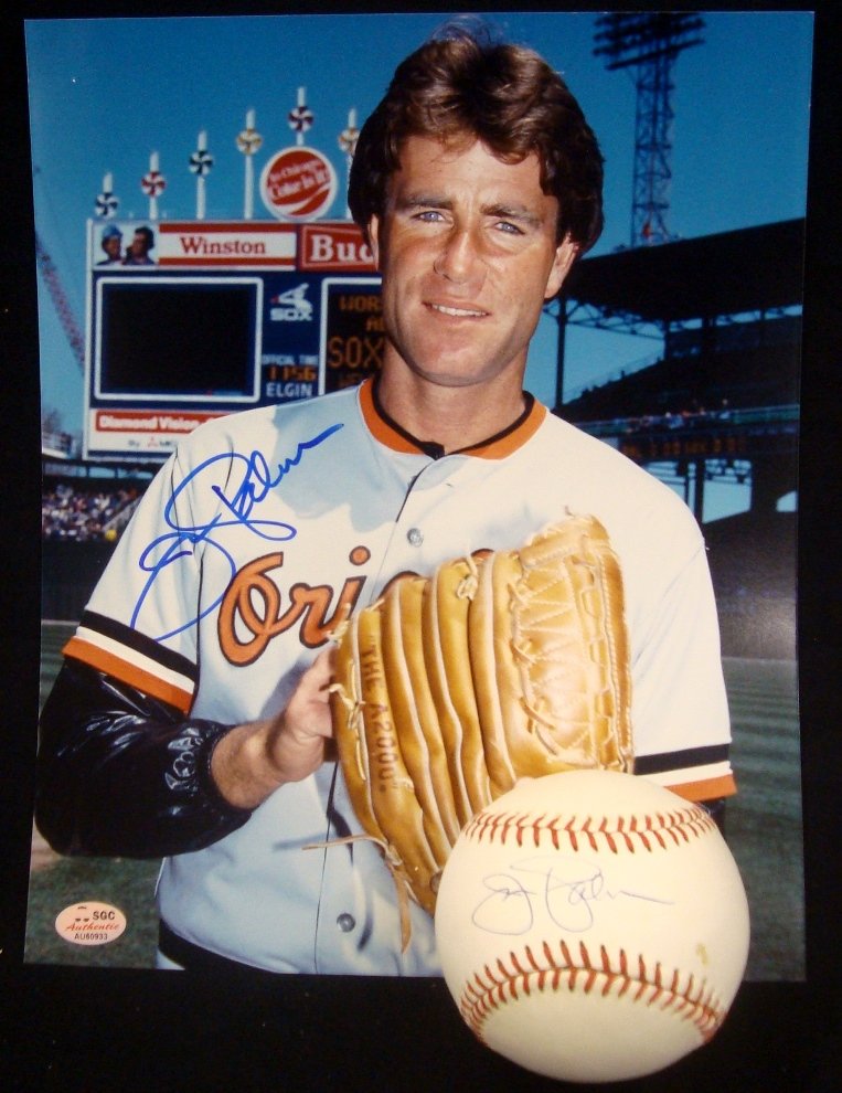 Jim Palmer Autographed OAL Baseball and 8x10 Photograph (1 of 3)