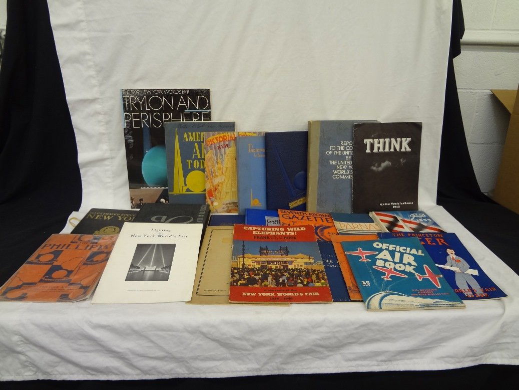 1939 New York World's Fair Book Lot of (22) books (1 of 8)