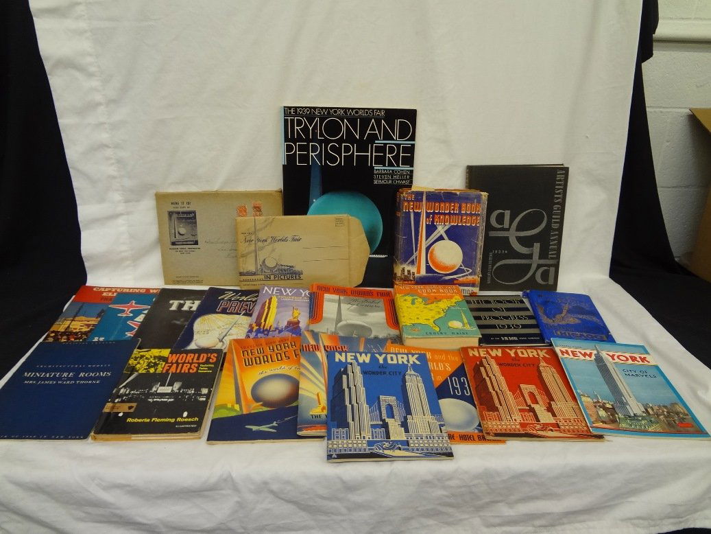 1939 New York World's Fair Book Lot of (15) Books (1 of 7)