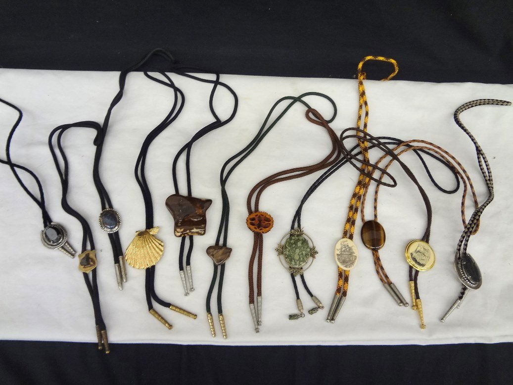 (12) Modern Decorative Bolo's (1 of 5)